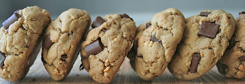 Peanut Butter Chocolate Chip Cookie Bars - The BakerMama