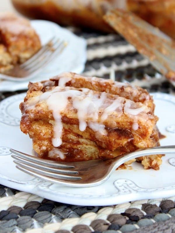 Family-Size Skillet Cinnamon Roll - The BakerMama