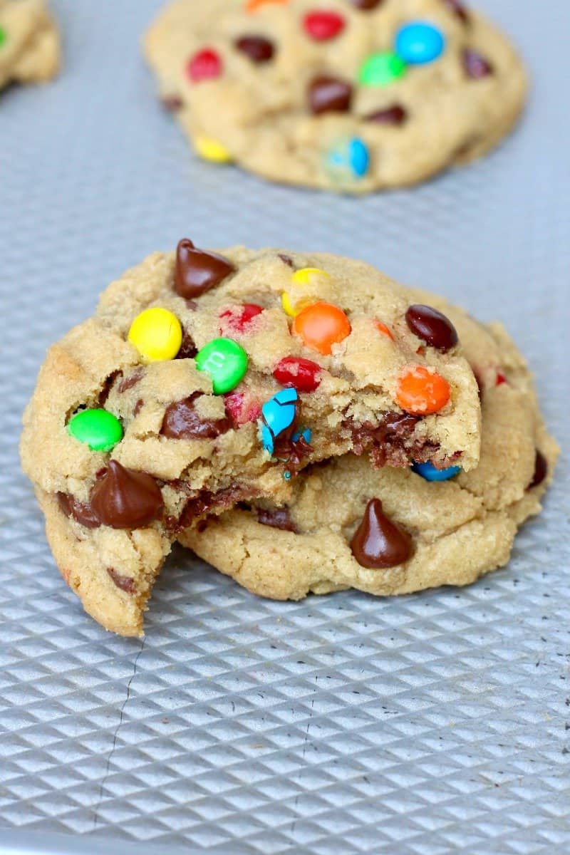 M&M Chocolate Chip Pudding Cookies