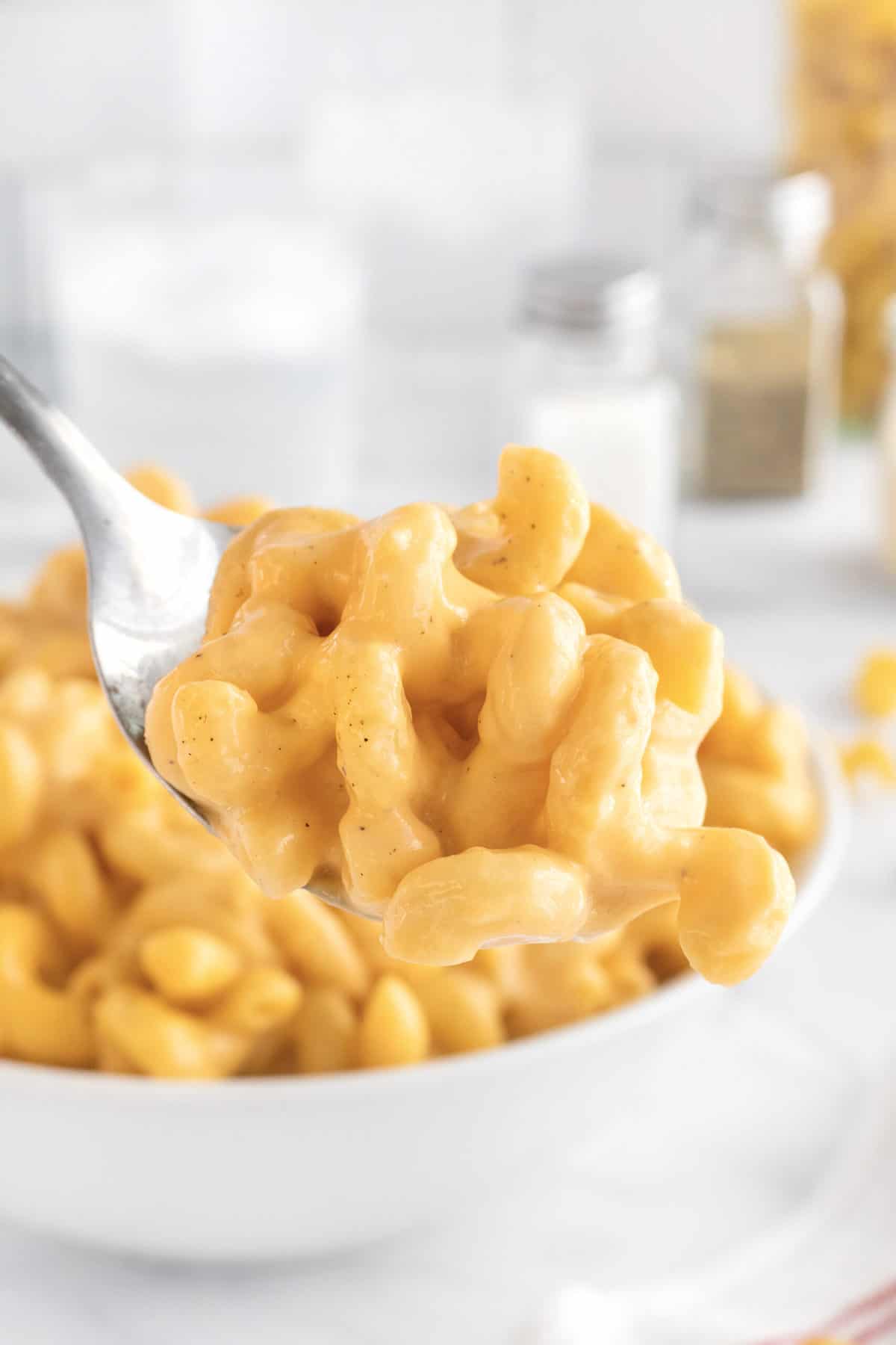 Easy Stovetop Macaroni and Cheese - Just a Taste