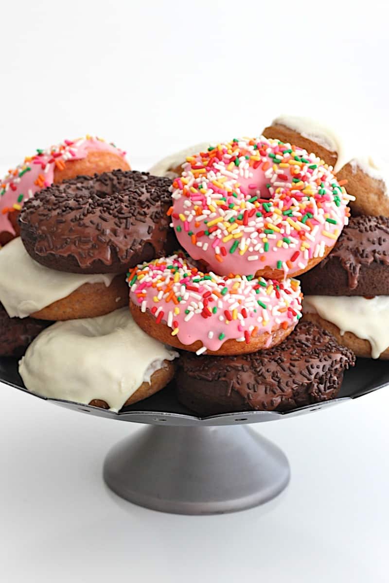 2-Ingredient Baked Cake Donuts