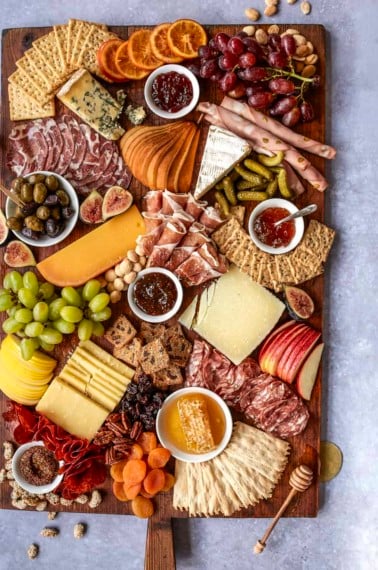 How to Build a Beautiful Cheese and Charcuterie Board with The BakerMama