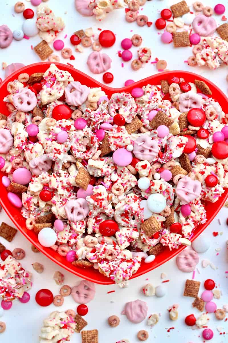 Valentine Sweetheart Snack Mix - The BakerMama