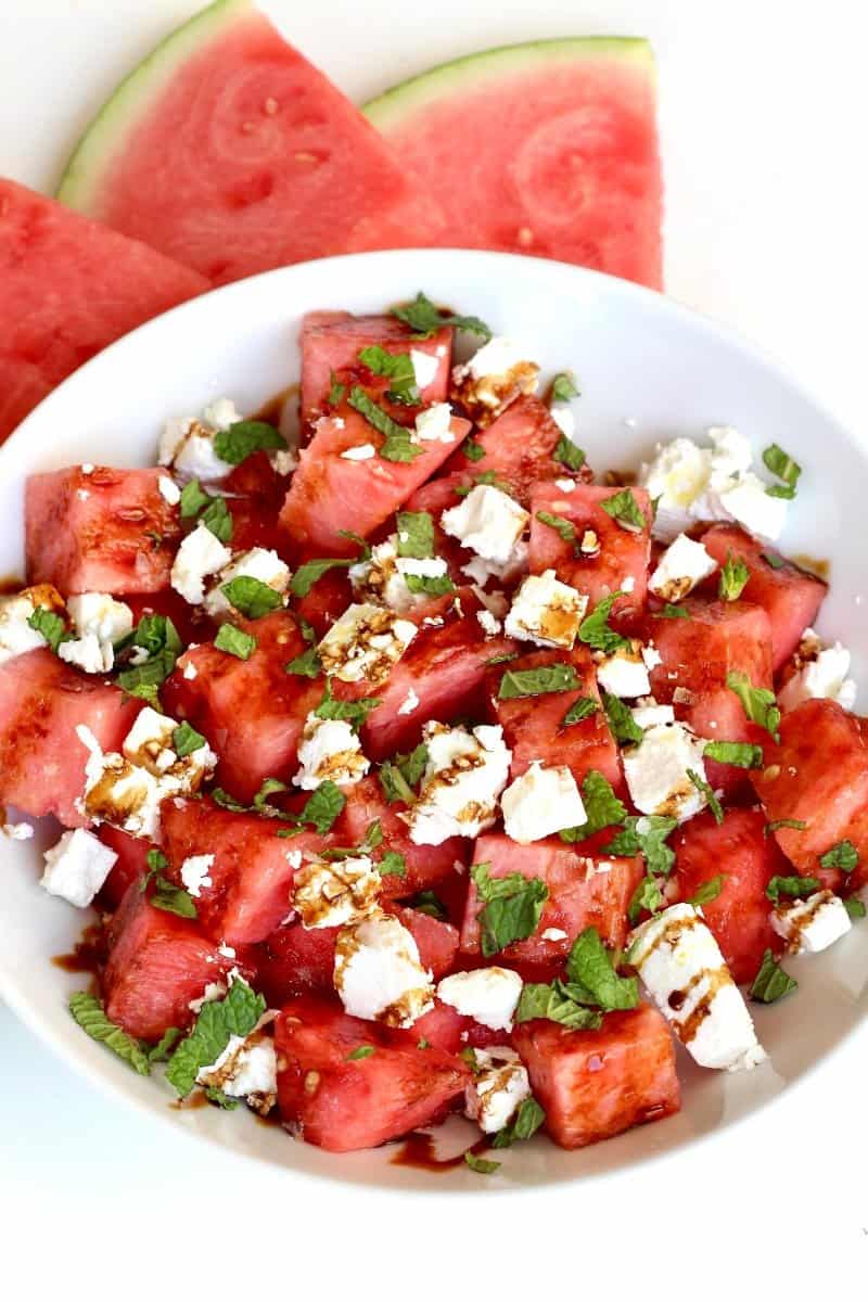 Ensalada de sandía y queso feta con menta y glaseado balsámico