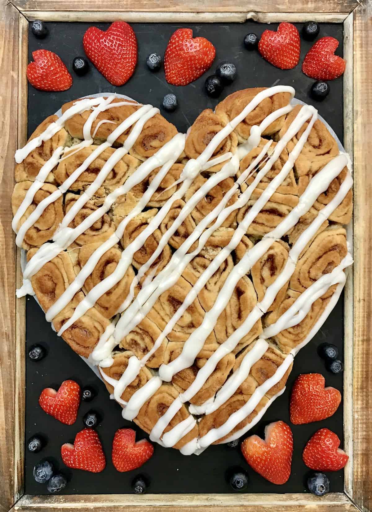 Pull-Apart Cinnamon Roll Heart