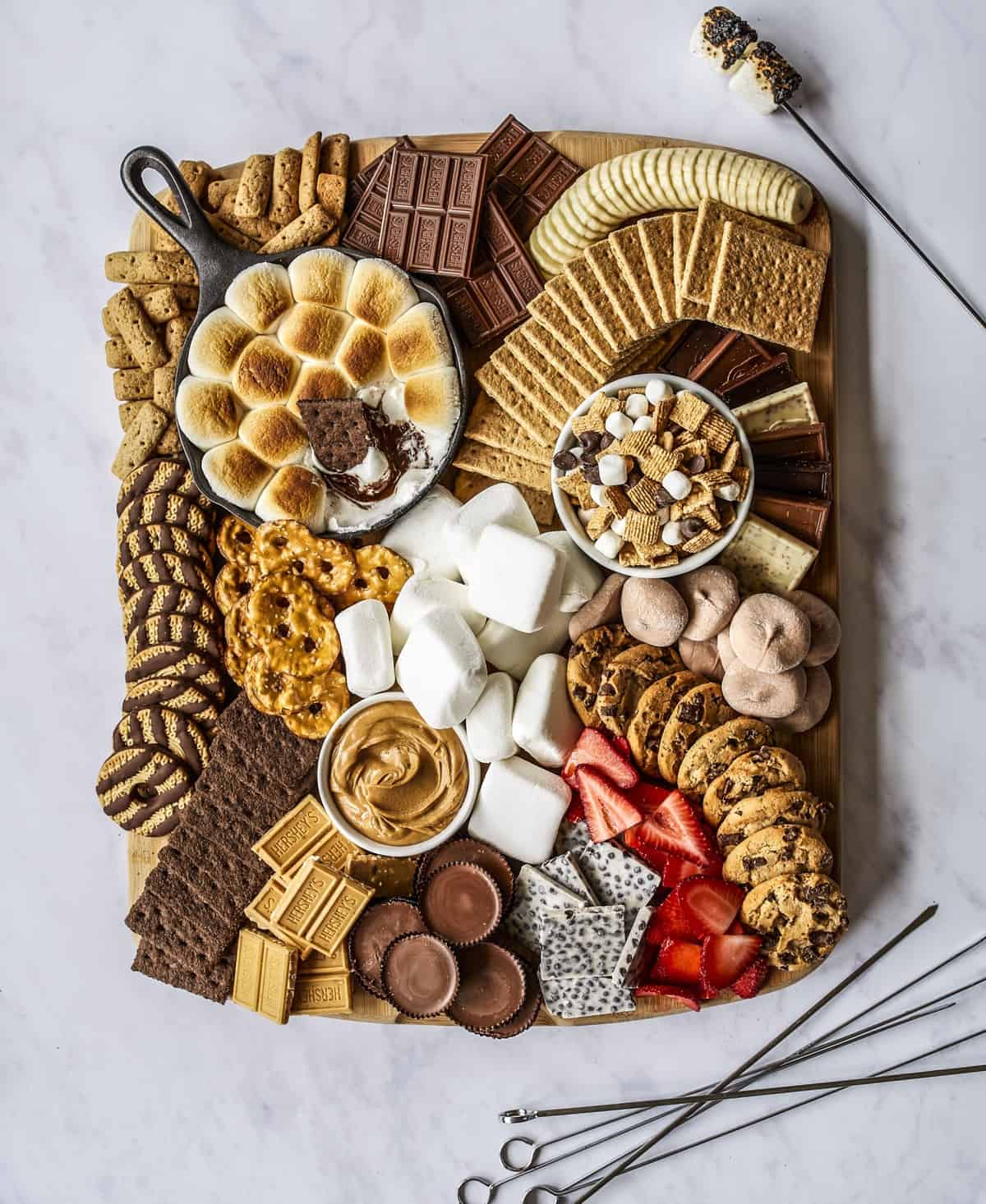 S Mores Board And S Mores Tray Inspiration The Bakermama