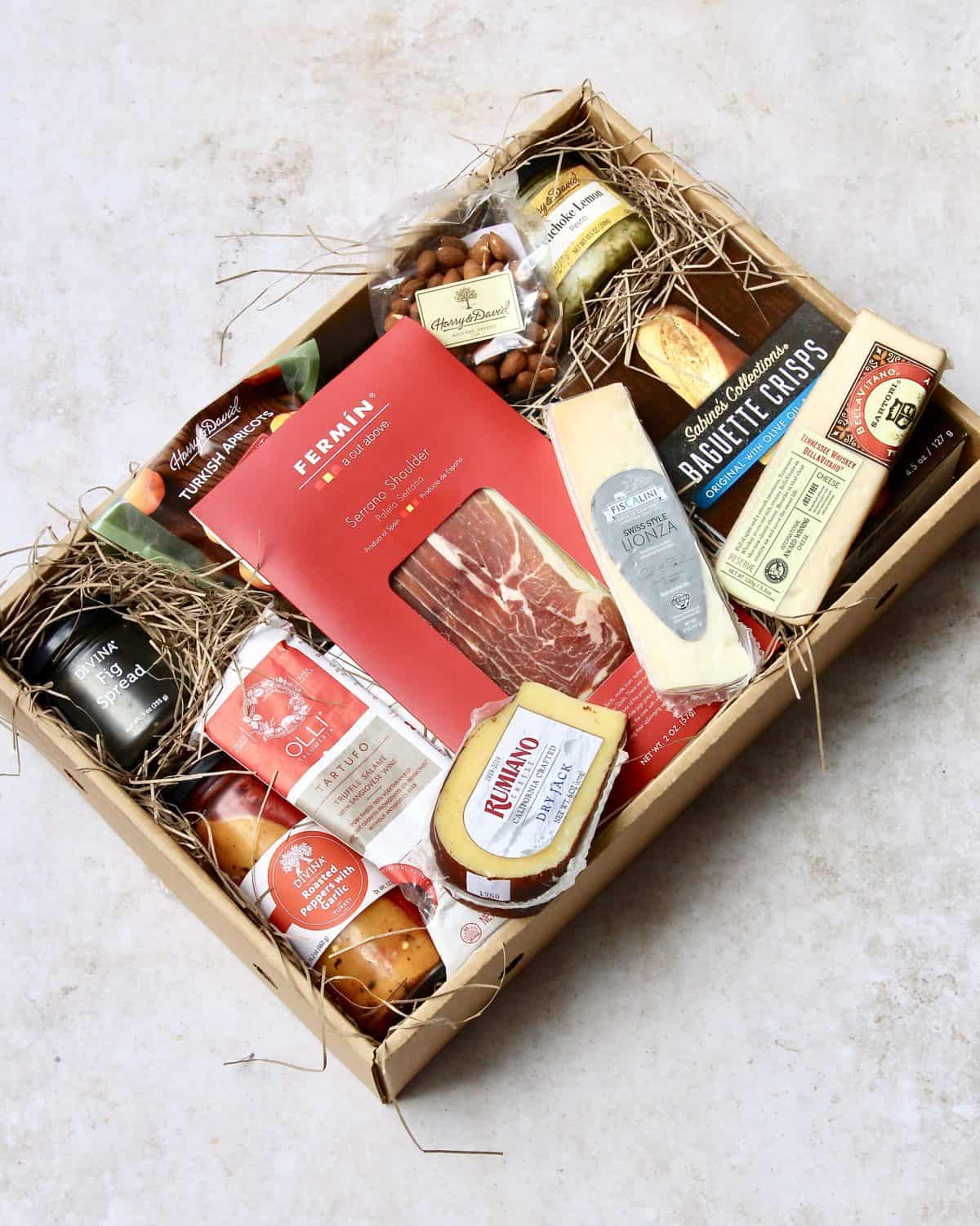 Harry & David’s Epicurean Cheese and Charcuterie Collection