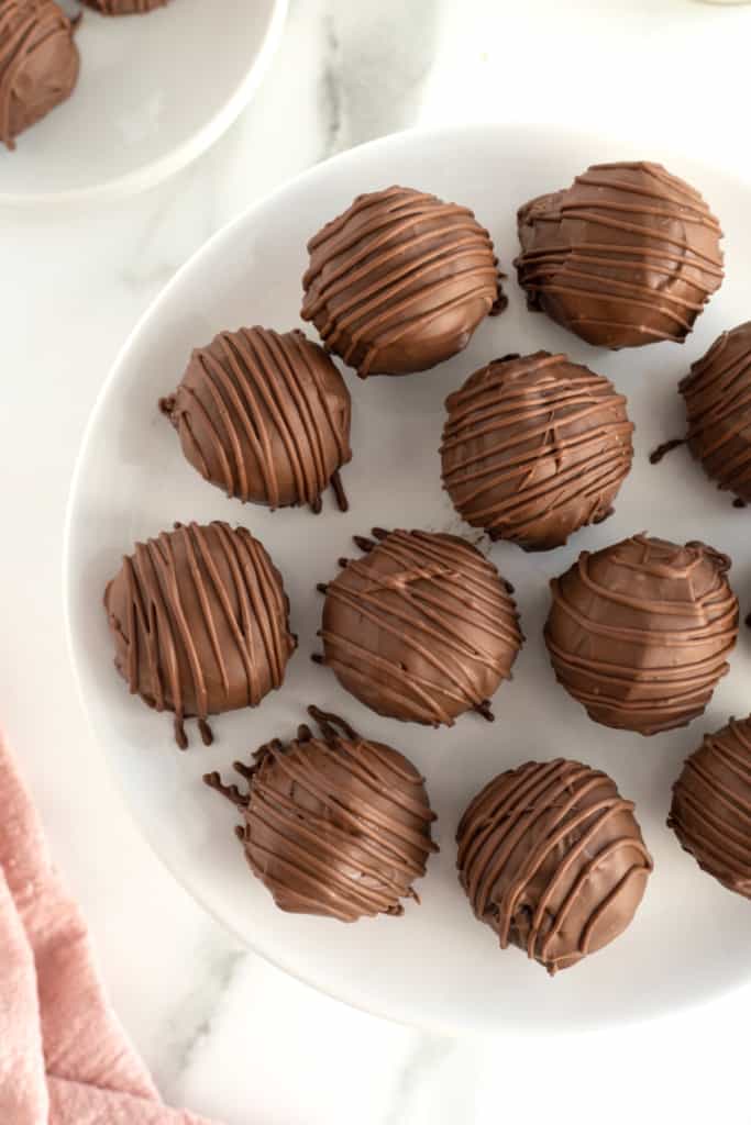 Leftover Cake Cake Balls - The BakerMama