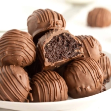 Leftover Cake Cake Balls-image