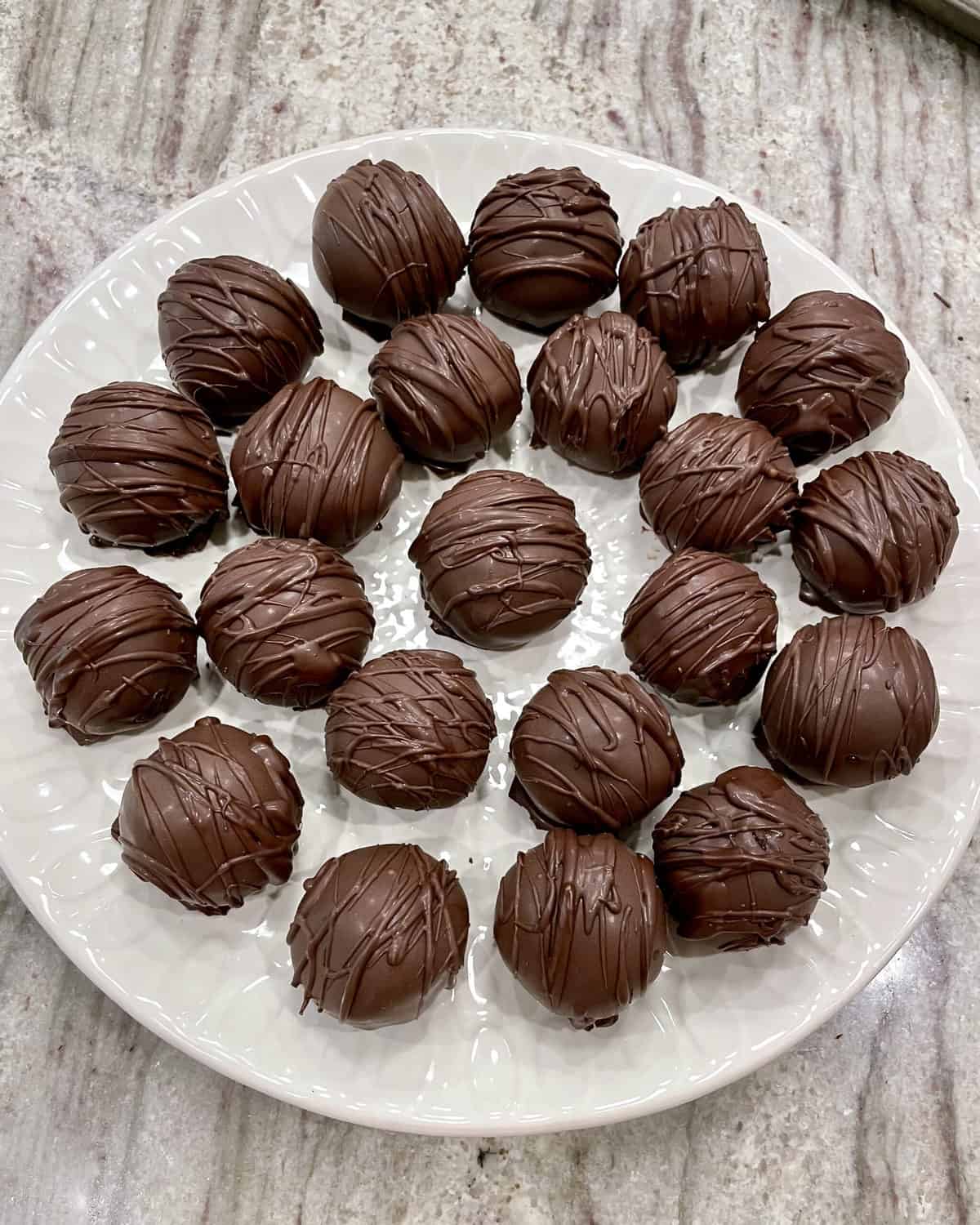 Leftover Cake Cake Balls by The BakerMama