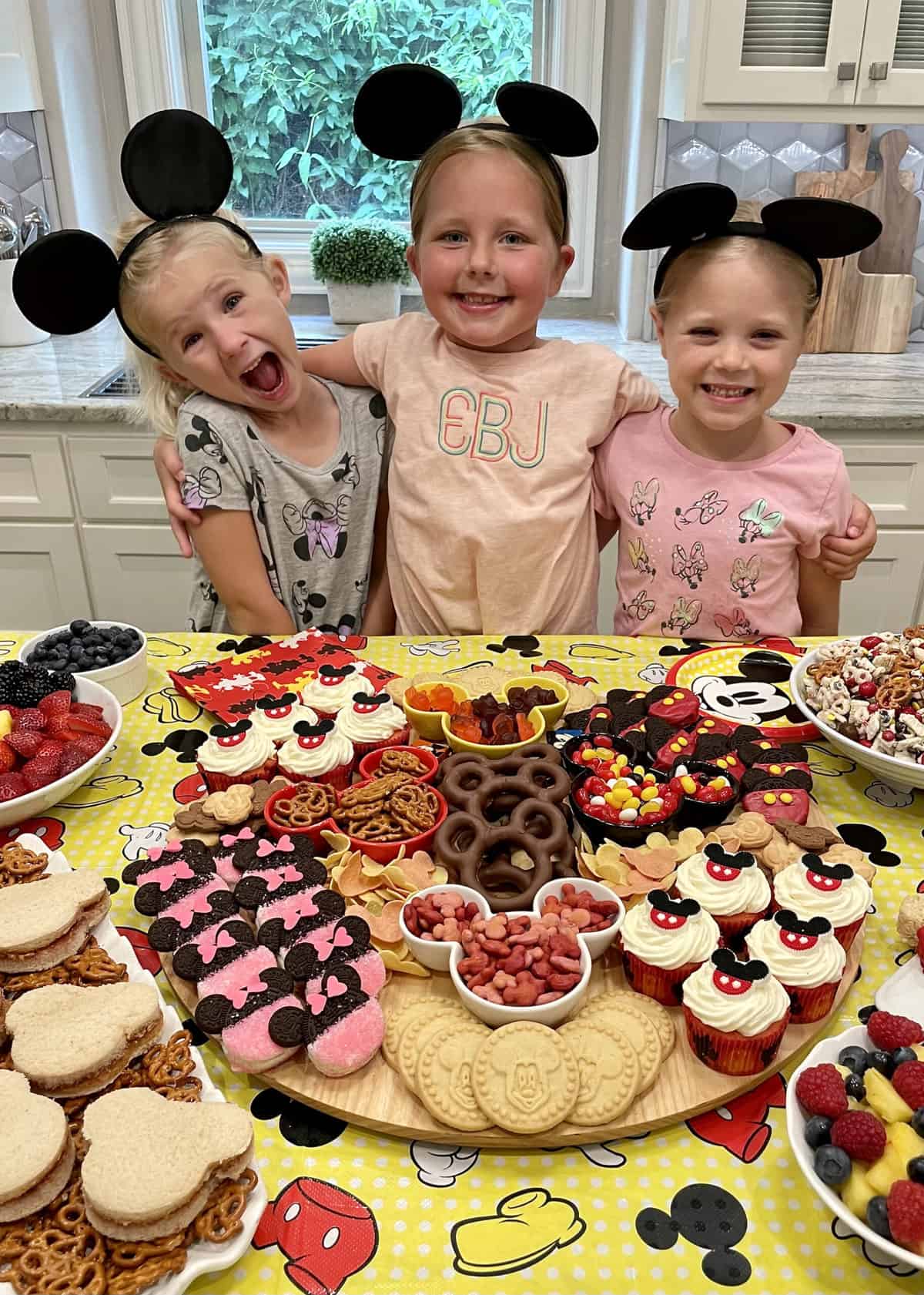 Sam's Mom: Mickey Mouse Theme Party - Daily Party Dish