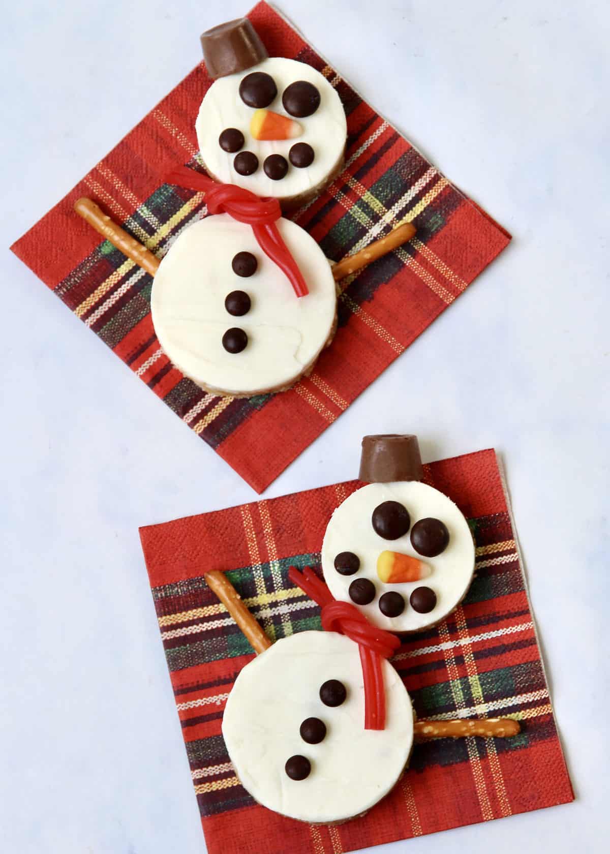 Snowman Scotcheroos by The BakerMama