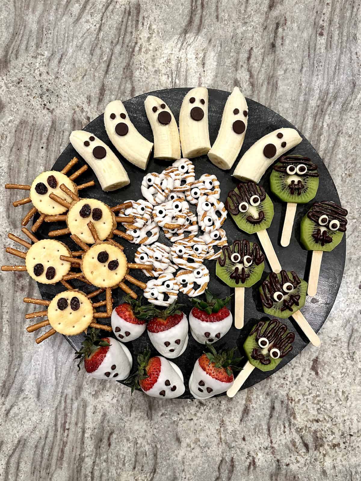 5 Spooky Cute Halloween Treats by The BakerMama