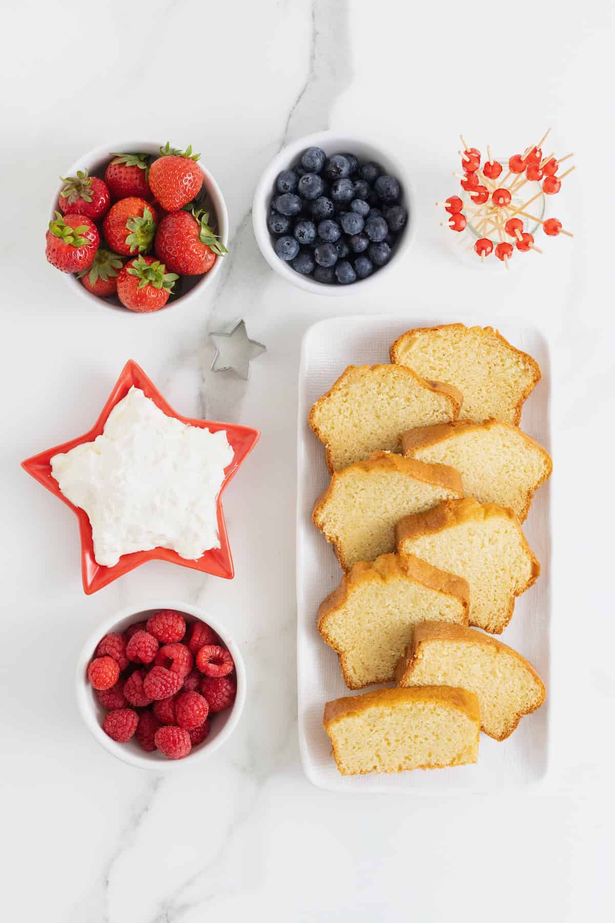 Ingredients to make patriotic Shortcake Skewers.